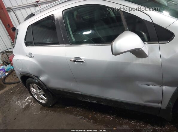 3GNCJLSB7LL326645 2020 CHEVROLET TRAX Серебряный Вид задней части салона