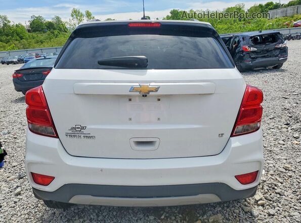 3GNCJPSB3HL239372 2017 CHEVROLET TRAX Белый Вид сзади