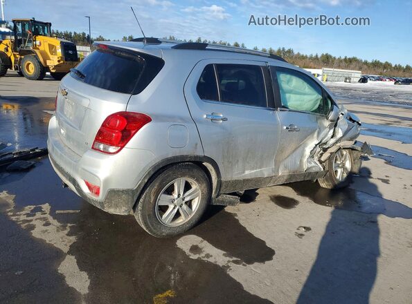 3GNCJPSB3LL318209 2020 CHEVROLET TRAX Серебряный Задняя правая четверть