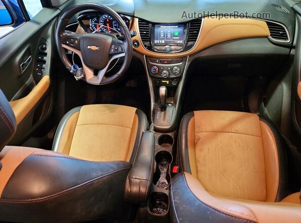 3GNCJPSB4LL234075 2020 CHEVROLET TRAX Blue Widok deski rozdzielczej