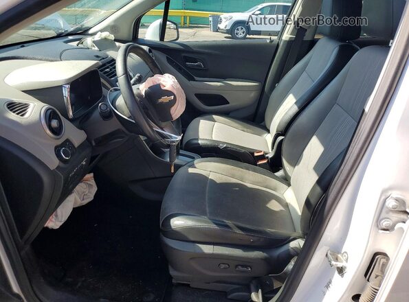 3GNCJPSB6GL239090 2016 CHEVROLET TRAX Белый Вид салона спереди