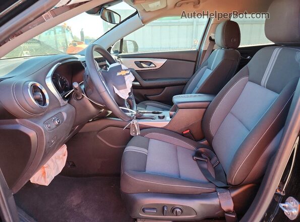 3GNKBCR40SS187690 2025 CHEVROLET BLAZER Черный Вид салона спереди