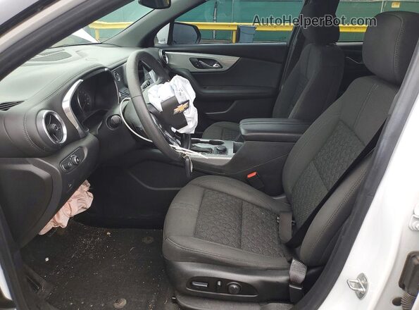 3GNKBCR44MS513378 2021 CHEVROLET BLAZER Белый Вид салона спереди