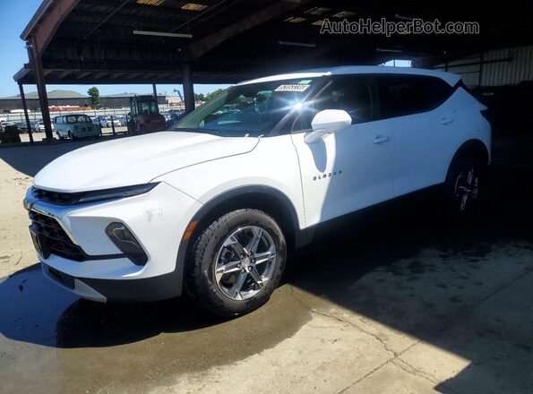 3GNKBCR49TS143768 2026 CHEVROLET BLAZER Белый Передняя левая четверть