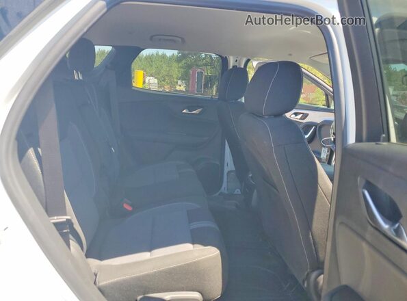 3GNKBCR4XTS136179 2026 CHEVROLET BLAZER White Вид задніх сидінь