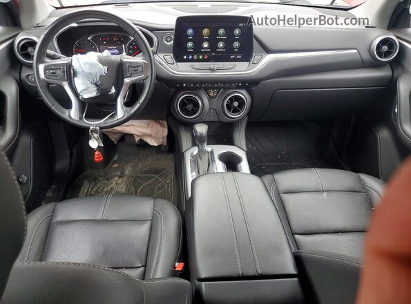 3GNKBDR43PS122801 2023 CHEVROLET BLAZER Красный Вид панели приборов