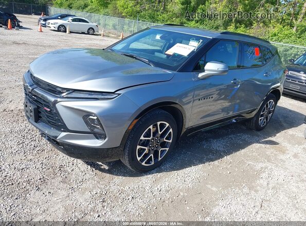 3GNKBERS3SS239100 2025 CHEVROLET BLAZER Серебряный Передняя левая четверть