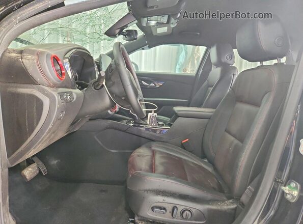 3GNKBERSXSS238199 2025 CHEVROLET BLAZER Черный Вид салона спереди