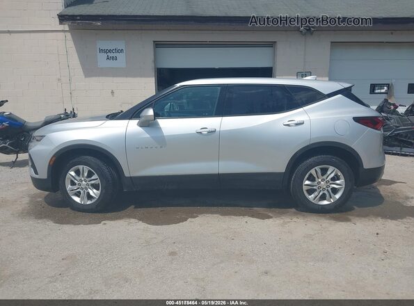 3GNKBHR46NS124983 2022 CHEVROLET BLAZER Silver Widok wnętrza 360 stopni