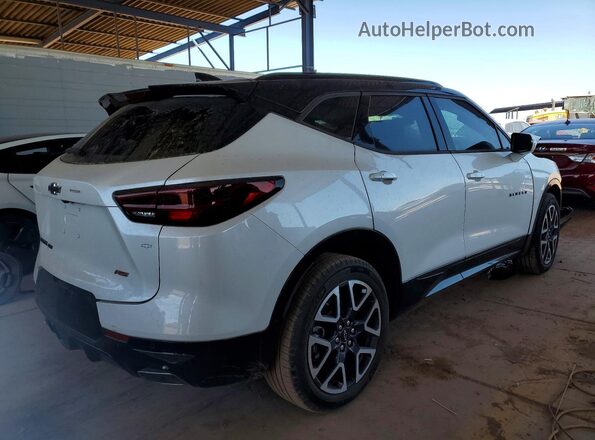 3GNKBKRS1RS268653 2024 CHEVROLET BLAZER Белый Задняя правая четверть