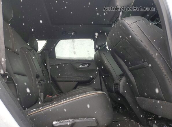 3GNKBKRS3KS611338 2019 CHEVROLET BLAZER White Rear interior view