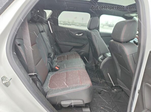 3GNKBKRS6RS124516 2024 CHEVROLET BLAZER Белый Вид задних сидений