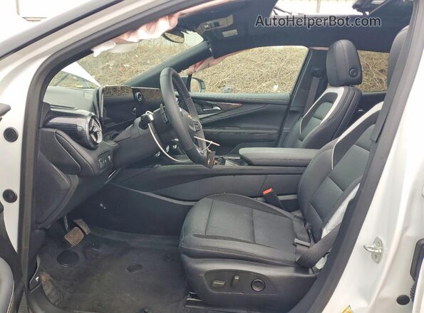 3GNKDGRJ7SS134041 2025 CHEVROLET BLAZER White Vista interior delantera
