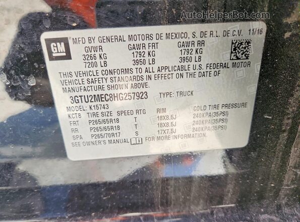 3GTU2MEC8HG257923 2017 GMC SIERRA Black Vista del compartimento del motor