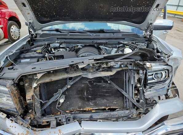 3GTU2NEC4HG164077 2017 GMC SIERRA Silver Widok wnętrza z tyłu