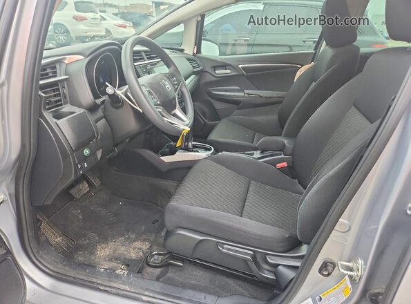 3HGGK5H86KM713938 2019 HONDA FIT Серебряный Вид салона спереди