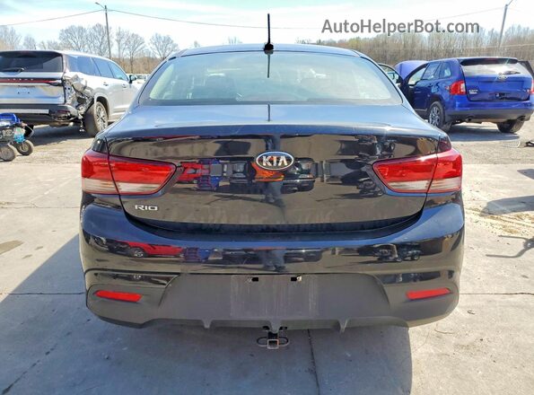 3KPA24AB1JE054034 2018 KIA RIO Черный Вид сзади