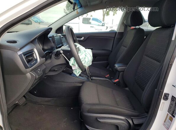 3KPA24AB3KE225142 2019 KIA RIO White Вид салону спереду