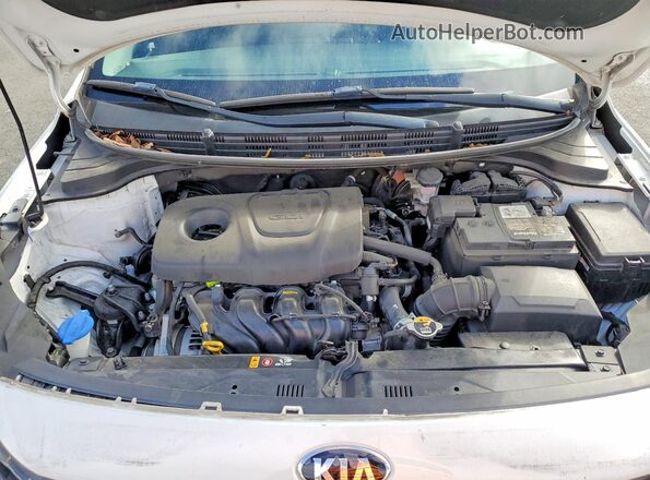 3KPA24AB3KE225142 2019 KIA RIO White Вид задньої частини салону