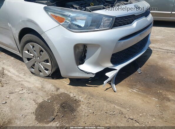 3KPA24AD0LE339196 2020 KIA RIO Серебряный Вид спереди