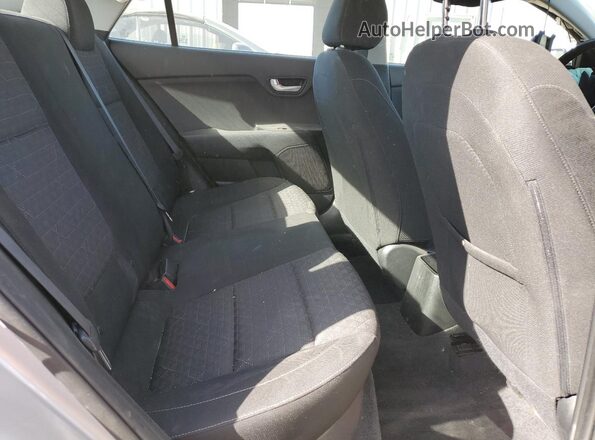 3KPA24AD0LE359514 2020 KIA RIO Серебряный Вид задних сидений