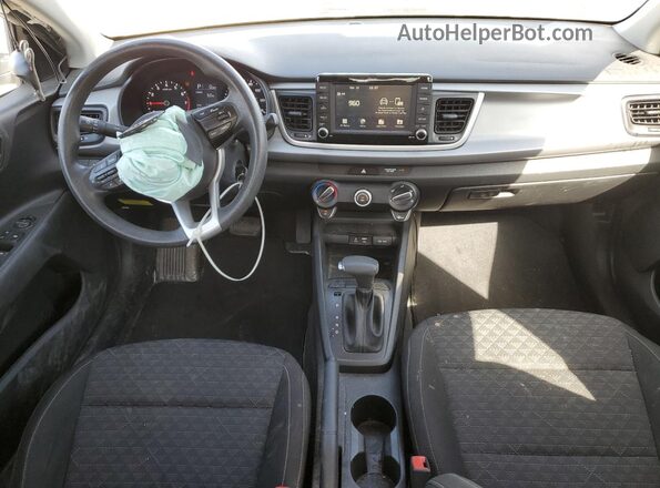3KPA24AD0LE359514 2020 KIA RIO Серебряный Вид панели приборов