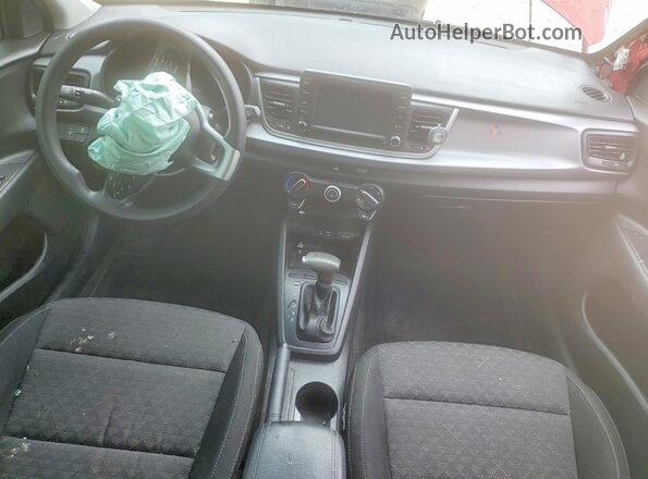 3KPA24AD1LE302805 2020 KIA RIO Red Widok deski rozdzielczej