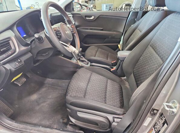 3KPA24AD2NE480323 2022 KIA RIO Серый Вид салона спереди