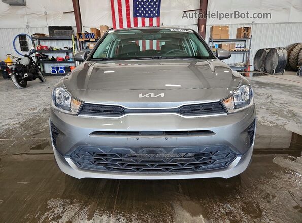 3KPA24AD2NE480323 2022 KIA RIO Серый Вид спереди
