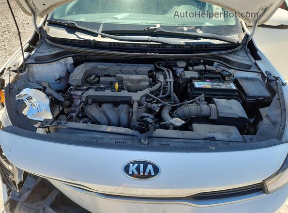3KPA24AD3ME392802 2021 KIA RIO White Vista interior trasera