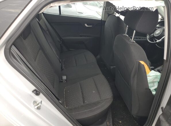 3KPA24AD4LE282744 2020 KIA RIO Silver Vista de los asientos traseros