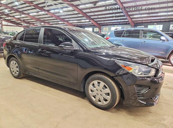 3KPA24AD4ME400793 2021 KIA RIO Черный Передняя правая четверть