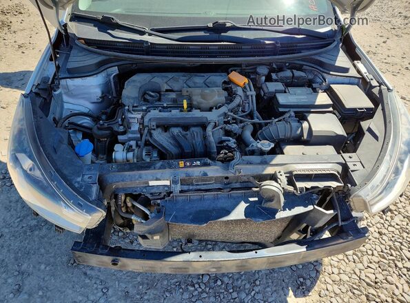 3KPA24AD5LE284308 2020 KIA RIO Silver Rear interior view