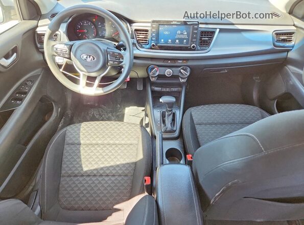3KPA24AD5LE284308 2020 KIA RIO Silver Dashboard view