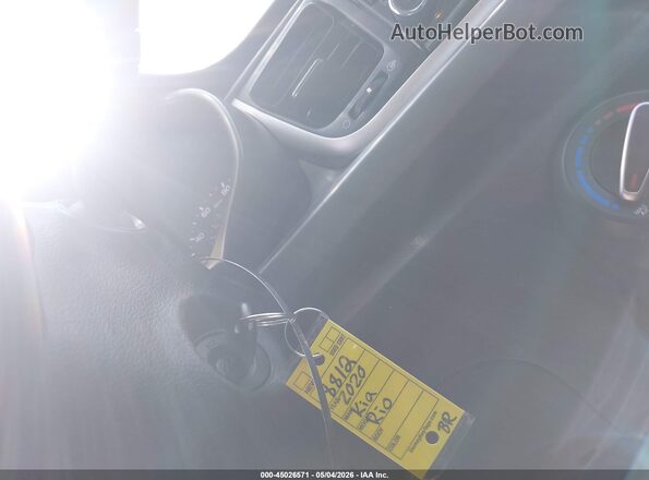 3KPA24AD5LE340859 2020 KIA RIO Белый Вид панели приборов