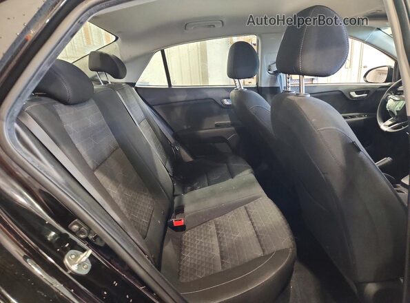 3KPA24AD5LE344314 2020 KIA RIO Black Widok tylnych siedzeń