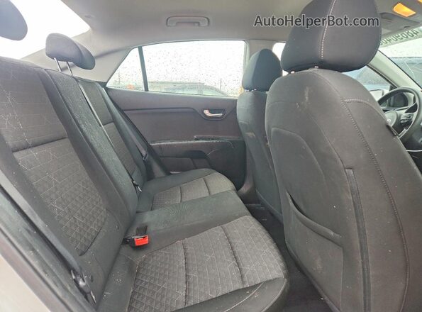 3KPA24AD5ME370932 2021 KIA RIO White უკანა სავარძლების ხედი
