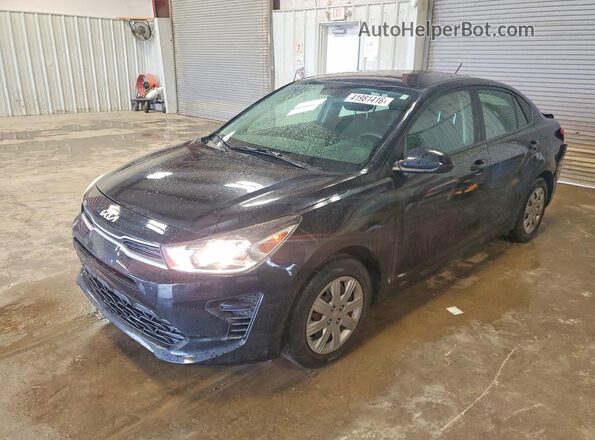 3KPA24AD5NE463306 2022 KIA RIO Черный Передняя левая четверть