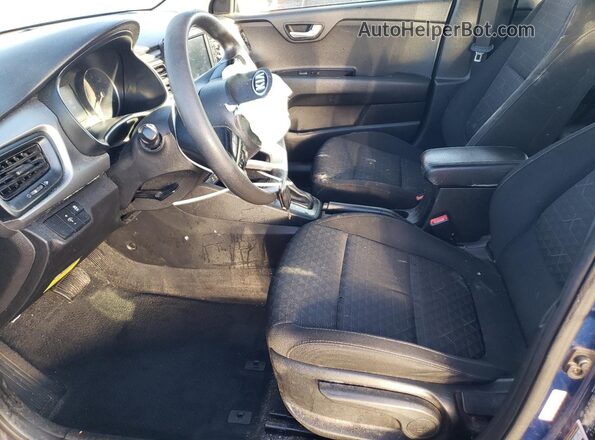 3KPA24AD6LE330163 2020 KIA RIO Синий Вид салона спереди