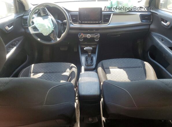 3KPA24AD6NE478963 2022 KIA RIO White Dashboard view