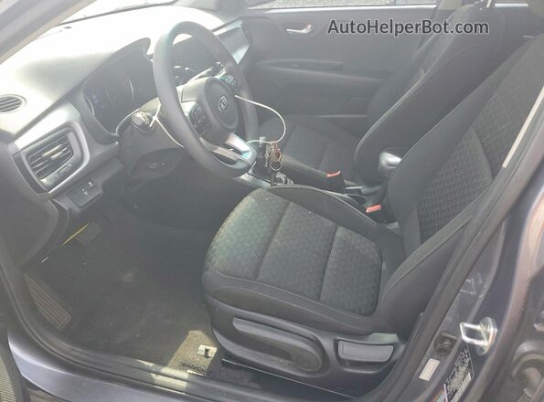 3KPA24AD7LE274766 2020 KIA RIO Gray Widok wnętrza z przodu
