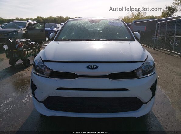 3KPA24AD7ME403963 2021 KIA RIO Белый Вид задней части салона