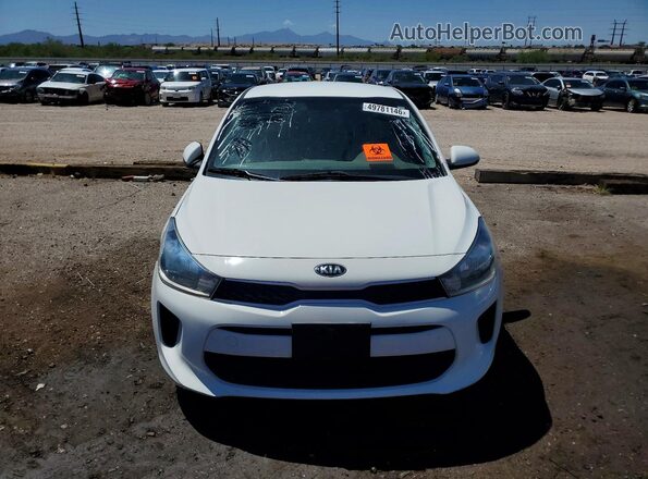 3KPA24AD8LE295836 2020 KIA RIO White Front view