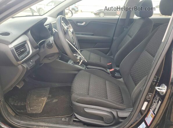 3KPA24AD8LE335591 2020 KIA RIO Черный Вид салона спереди