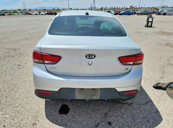 3KPA24AD9LE296963 2020 KIA RIO Silver Вид ззаду