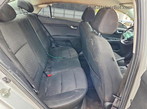 3KPA24ADXLE273997 2020 KIA RIO Silver Հետևի նստատեղերի տեսք