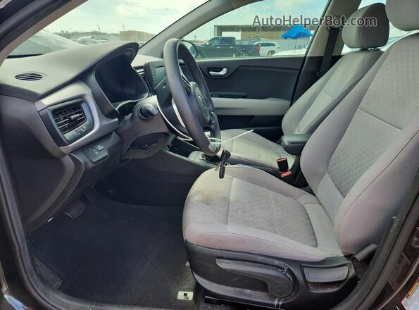 3KPA25AB3JE089552 2018 KIA RIO Черный Вид салона спереди