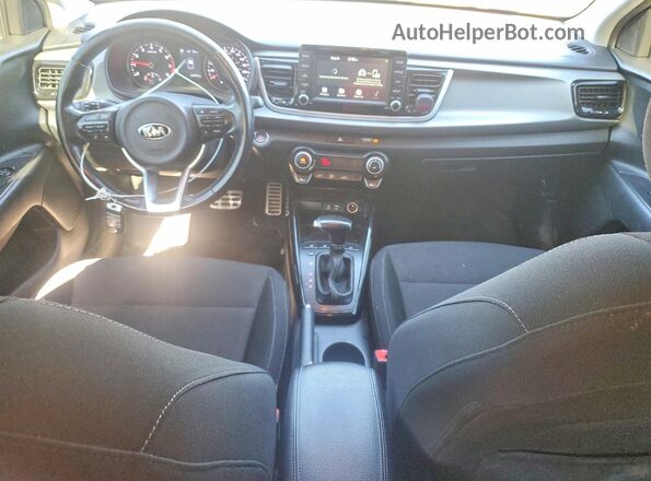 3KPA34AB7JE076830 2018 KIA RIO Черный Вид панели приборов