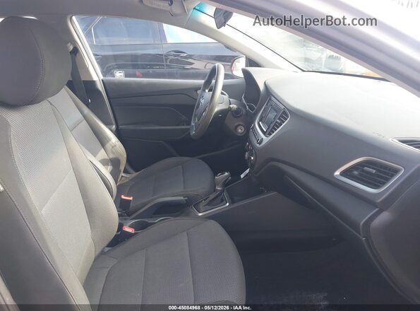3KPC24A30JE014237 2018 HYUNDAI ACCENT Silver წინა სალონის ხედი