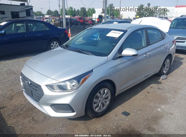 3KPC24A30JE014237 2018 HYUNDAI ACCENT Silver წინა მარცხენა ხედი სამი მეოთხედიდან
